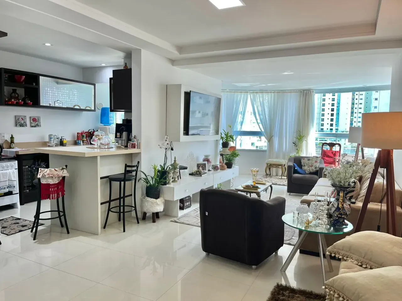 Apartamento mobiliado com 3 suítes e 2 vagas de garagem em Balneário Camboriú — foto 23