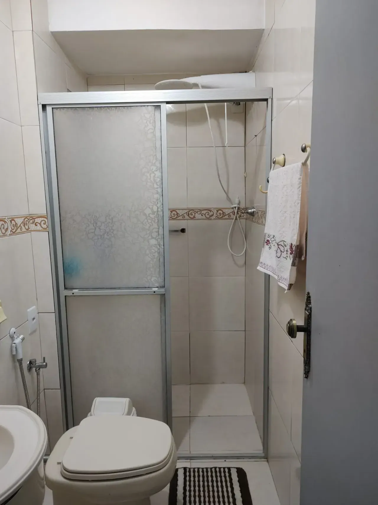 Casa no Vila Verde em um Condomínio com 2 dormitórios e 1 vaga no bairro Ariribá em Balneário Camboriú