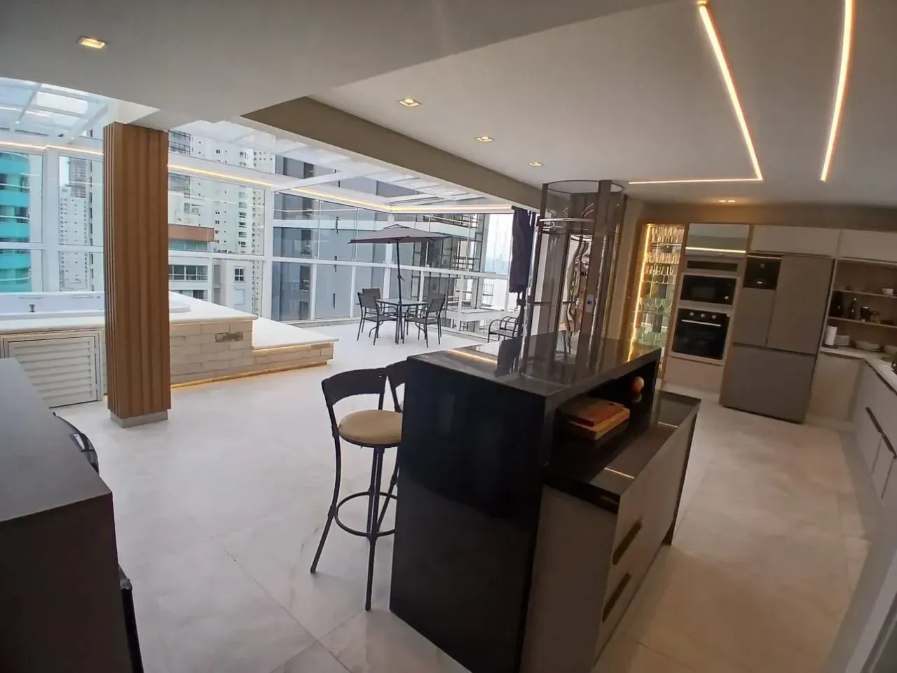 Cobertura Duplex com 3 suítes sendo 1 master na Barra Sul em Balneário Camboriú — foto 31