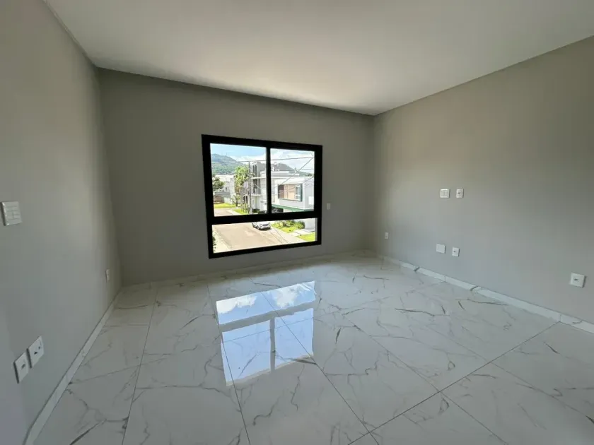Casa em condomínio com 5 suítes 4 vagas sendo 2 cobertas em Balneário Camboriú — foto 29
