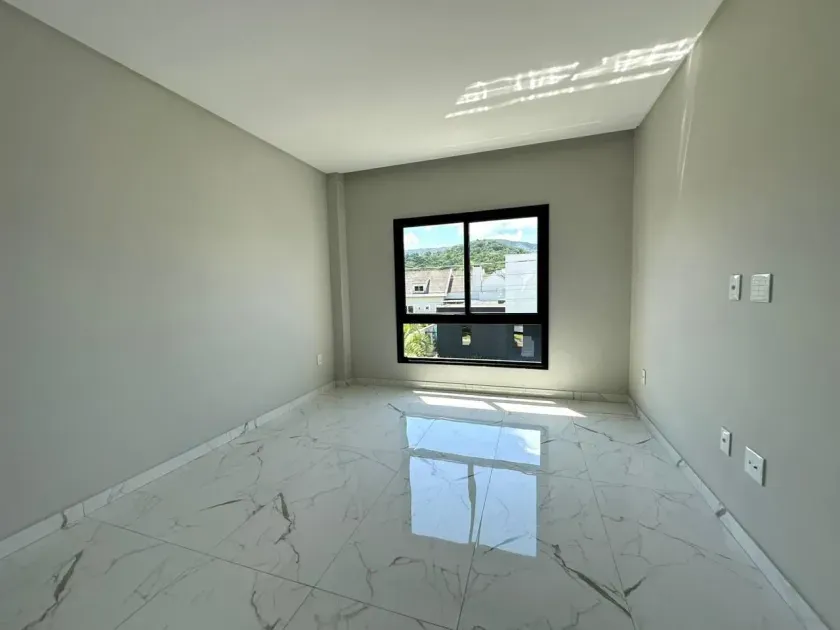 Casa em condomínio com 5 suítes 4 vagas sendo 2 cobertas em Balneário Camboriú — foto 31