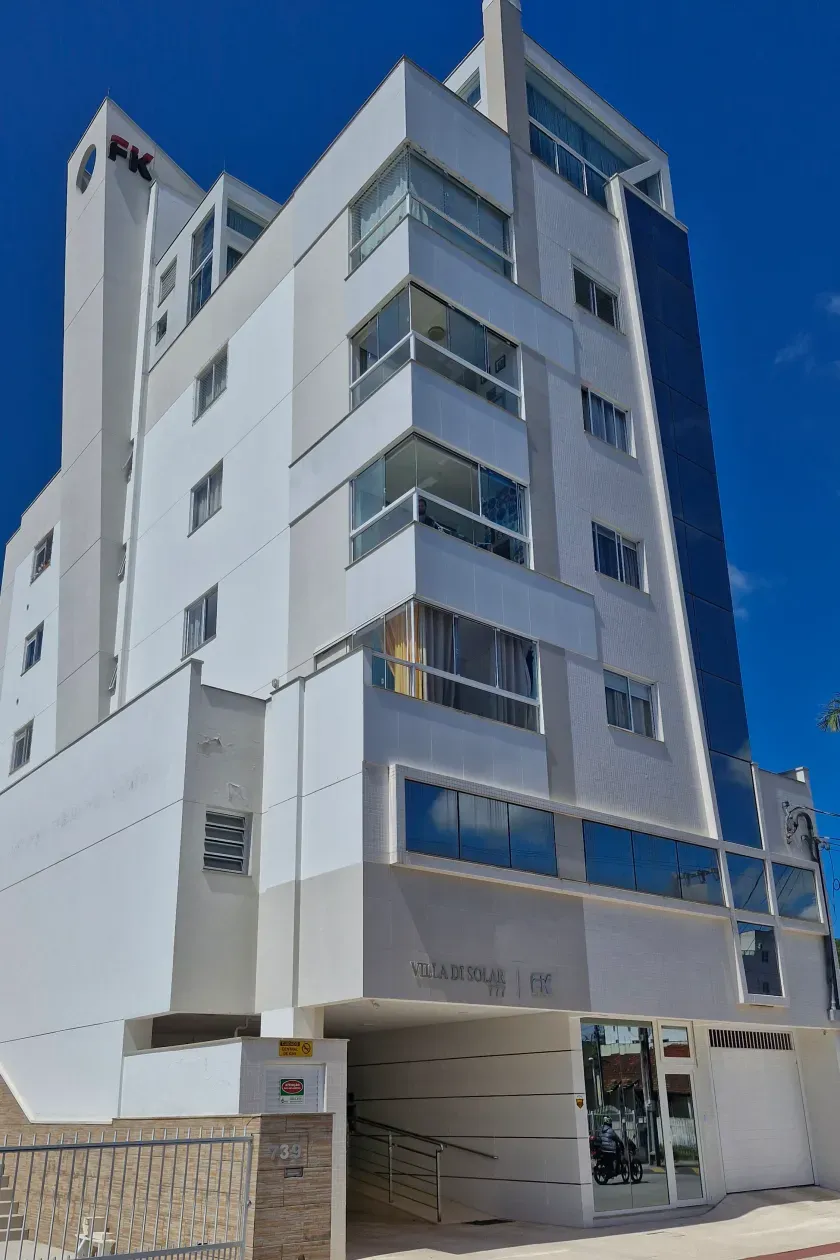 Apartamento no Edifício Villa di Sollar com 2 dormitórios em Balneário Camboriú — foto 1