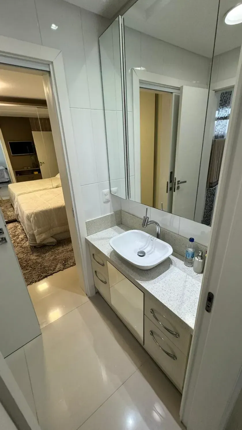 Apartamento com 1 suíte master e 1 demi próximo ao passeio São Miguel em Balneário Camboriú — foto 13