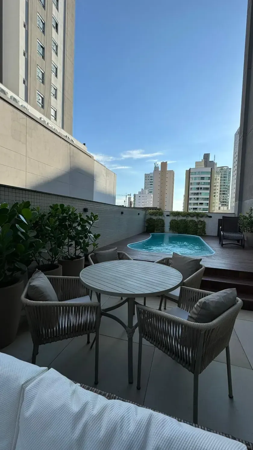 Apartamento com 1 suíte master e 1 demi próximo ao passeio São Miguel em Balneário Camboriú — foto 1