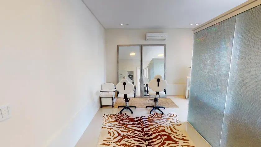 Apartamento com 3 suítes, 3 vagas de garagem, mobiliado e decorado em Balneário Camboriú — foto 14