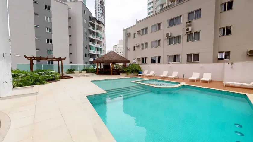 Apartamento com 3 suítes, 3 vagas de garagem, mobiliado e decorado em Balneário Camboriú — foto 16