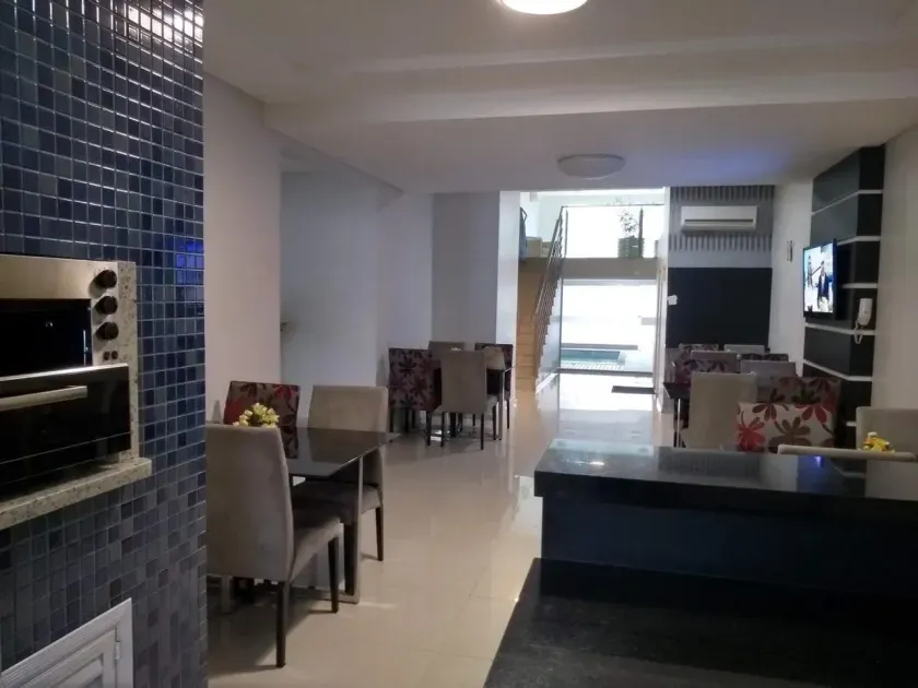 Apartamento no Edifício Leal Tower 140 no Centro de Balneário Camboriú — foto 4