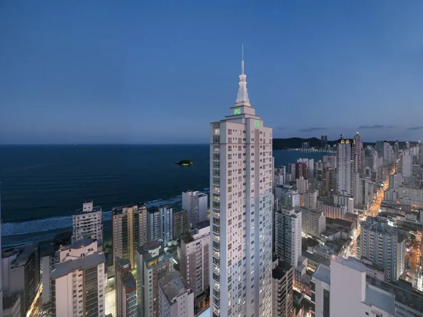 Apartamento no Edifício Gran Place Tower com 4 dormitório em Balneário Camboriú — foto 28