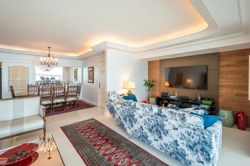 Apartamento no Edifício Dom Alvarez com 4 dormitórios em Balneário Camboriú — foto 12