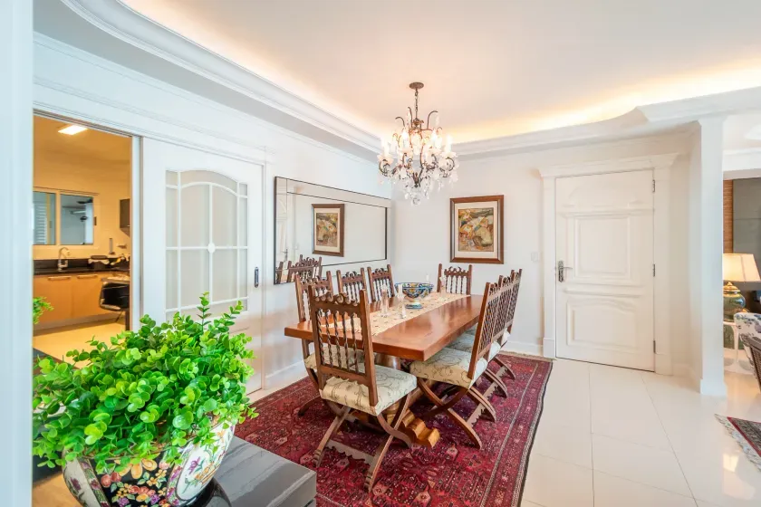 Apartamento no Edifício Dom Alvarez com 4 dormitórios em Balneário Camboriú — foto 14