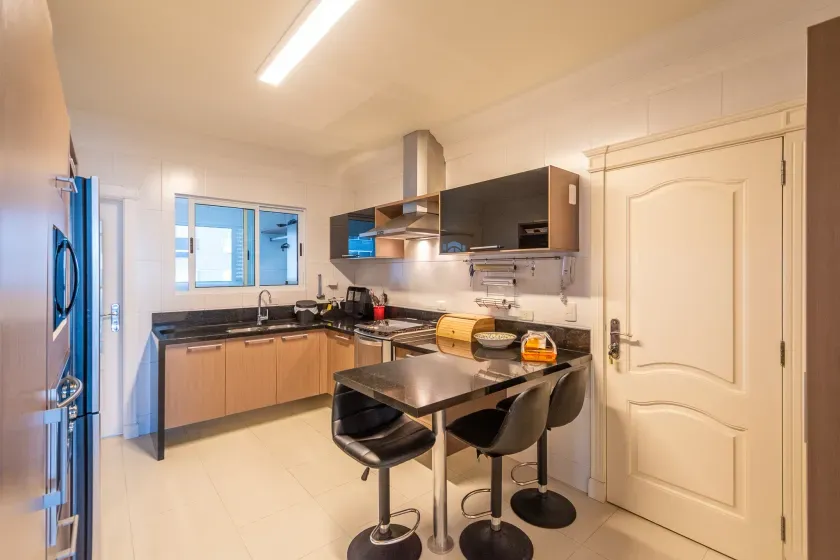 Apartamento no Edifício Dom Alvarez com 4 dormitórios em Balneário Camboriú — foto 16