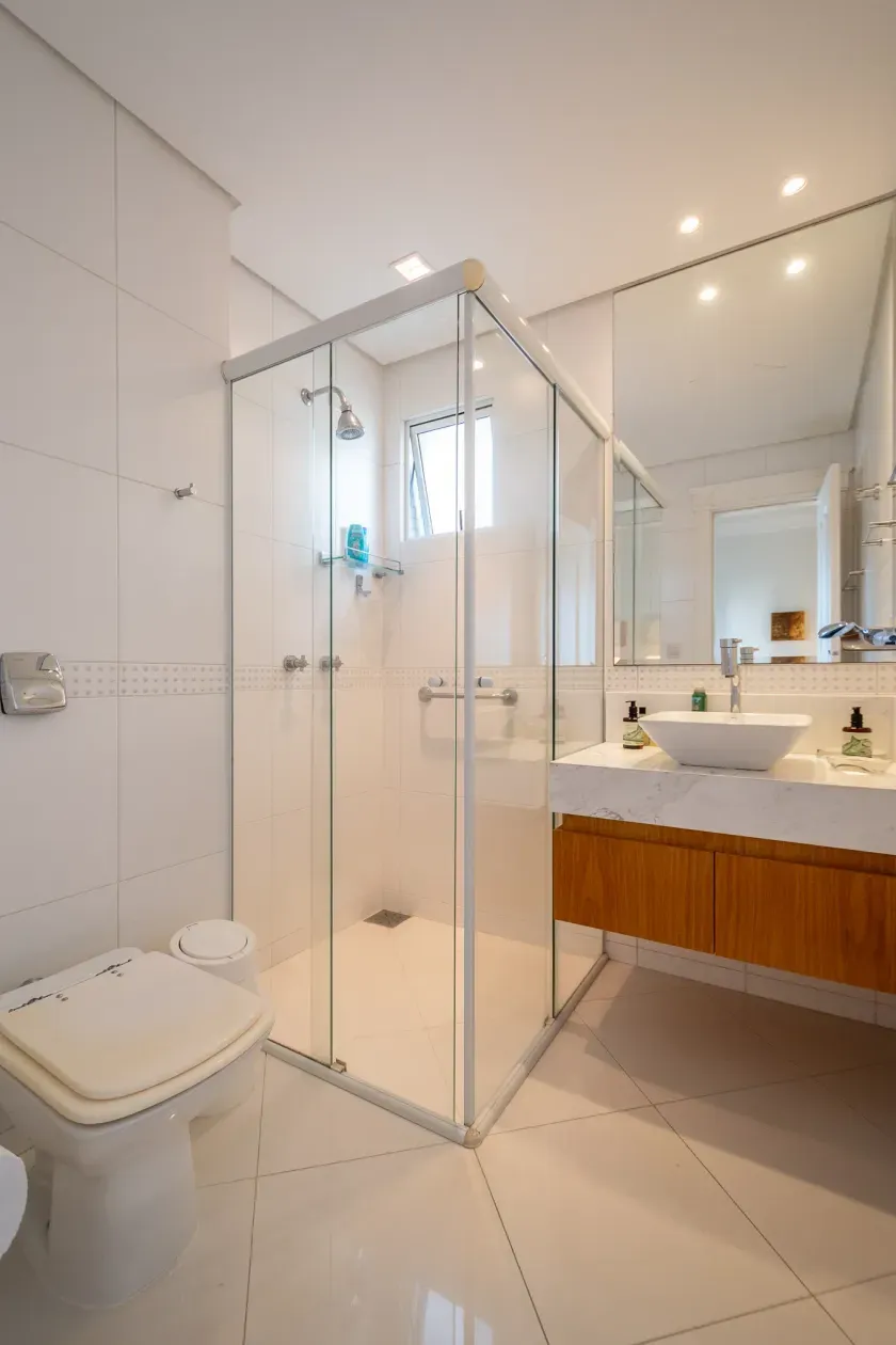 Apartamento no Edifício Dom Alvarez com 4 dormitórios em Balneário Camboriú — foto 22