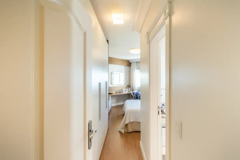 Apartamento no Edifício Dom Alvarez com 4 dormitórios em Balneário Camboriú — foto 27