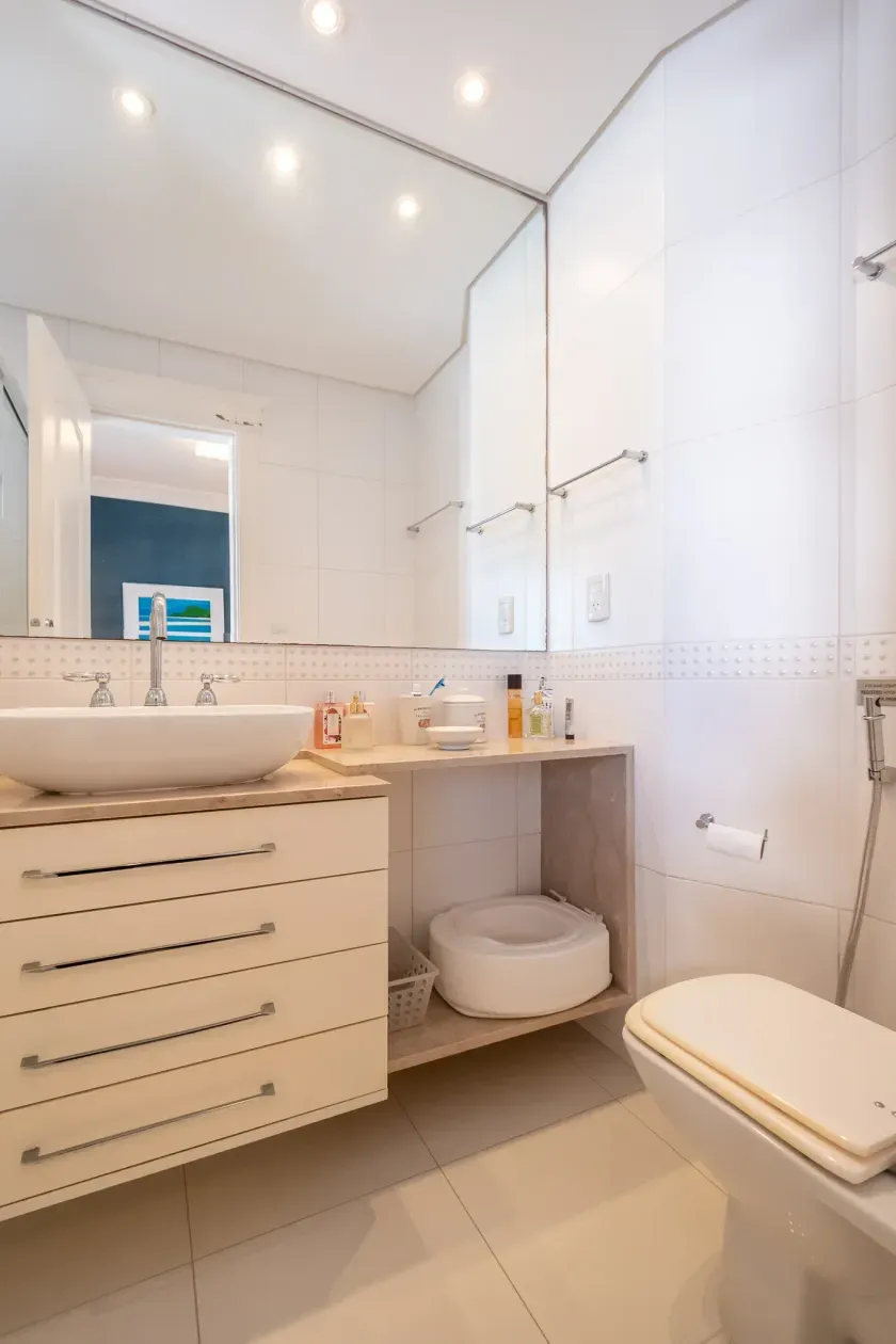 Apartamento no Edifício Dom Alvarez com 4 dormitórios em Balneário Camboriú — foto 28