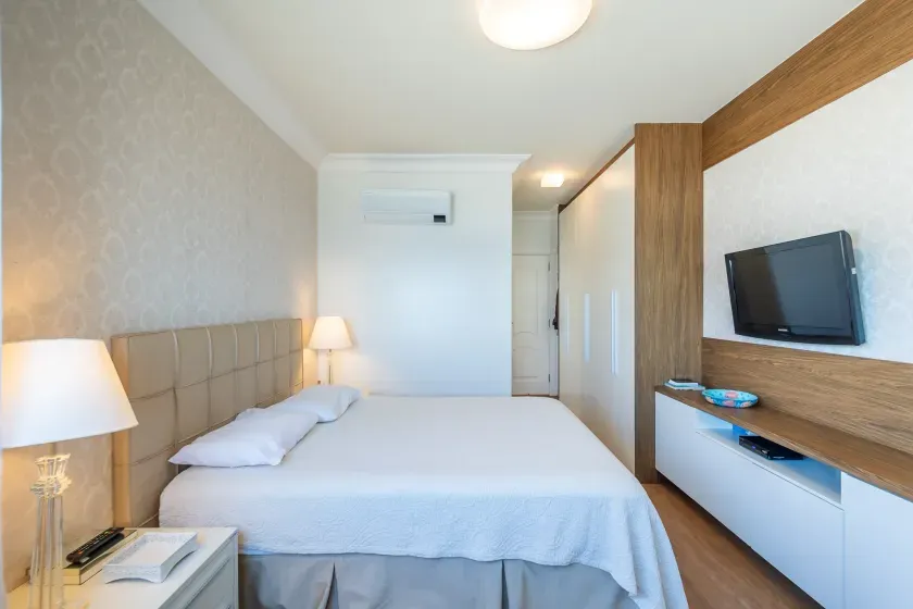 Apartamento no Edifício Dom Alvarez com 4 dormitórios em Balneário Camboriú — foto 34