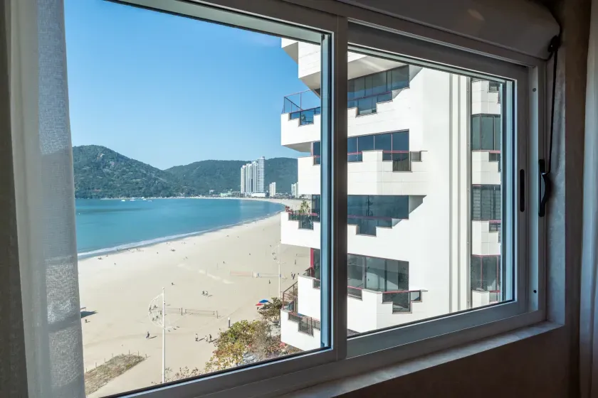 Apartamento no Edifício Dom Alvarez com 4 dormitórios em Balneário Camboriú — foto 36