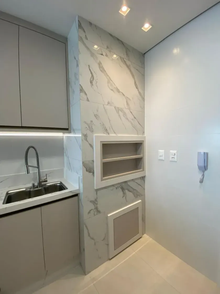Apartamento no Edifício Solar Di Capri com 2 suítes em Balneário Camboriú — foto 8