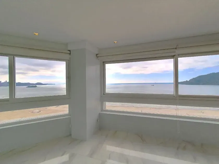 Apartamento no Edifício Dom Augustus com 4 suítes em Balneário Camboriú — foto 6