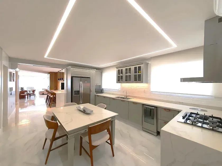 Apartamento no Edifício Dom Augustus com 4 suítes em Balneário Camboriú — foto 14