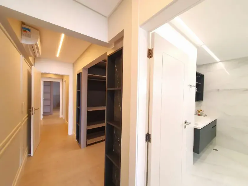 Apartamento no Edifício Dom Augustus com 4 suítes em Balneário Camboriú — foto 17