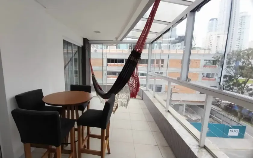 Apartamento Diferenciado com 3 dormitórios sendo uma suíte, 2 vagas no Centro de Balneário Camboriú — foto 4