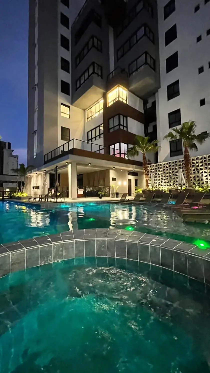 Apartamento no Edifício Florence Garden com 3 suítes em Balneário Camboriú — foto 1