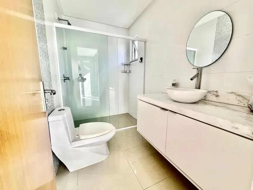 Casa Triplex com 3 suítes e 2 vagas de garagem na Praia dos Amores em Itajaí — foto 5