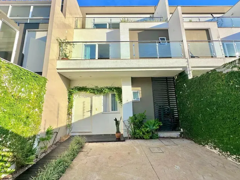 Casa Triplex com 3 suítes e 2 vagas de garagem na Praia dos Amores em Itajaí — foto 8