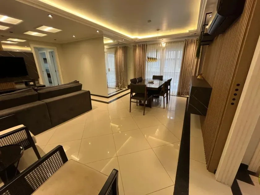 Apartamento Quadra mar com 3 dormitórios sendo 1 suíte, 1 vaga de garagem no Centro de Balneário Camboriú — foto 2