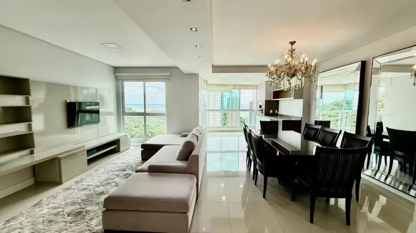 Apartamento mobiliado e Decorado com 3 suítes, 3 vagas na Barra Norte em Balneário Camboriú