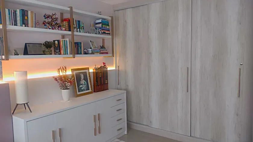 Apartamento com 3 suítes finamente mobiliado, vista para o mar na Barra Norte — foto 13