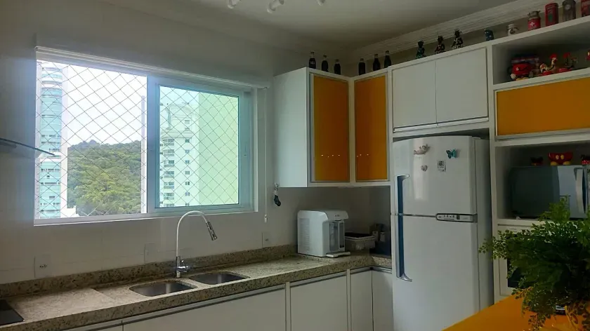 Apartamento com 3 suítes finamente mobiliado, vista para o mar na Barra Norte — foto 8