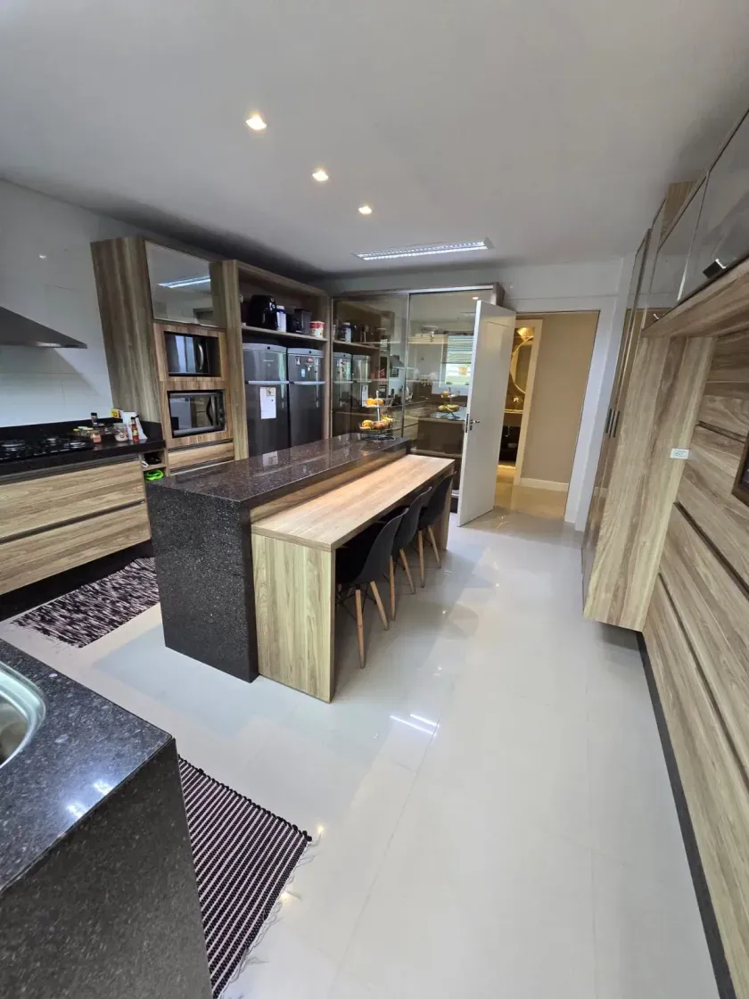 Apartamento Edifício Alexandria com 4 suítes em Balneário Camboriú — foto 18