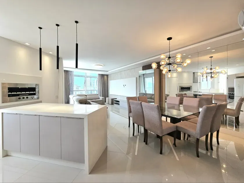 Apartamento no Edificio Portinax Residence com 3 suítes em Balneário Camboriú — foto 5