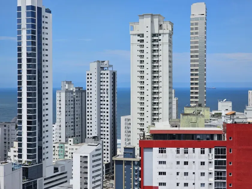 Apartamento no Edificio Portinax Residence com 3 suítes em Balneário Camboriú — foto 8