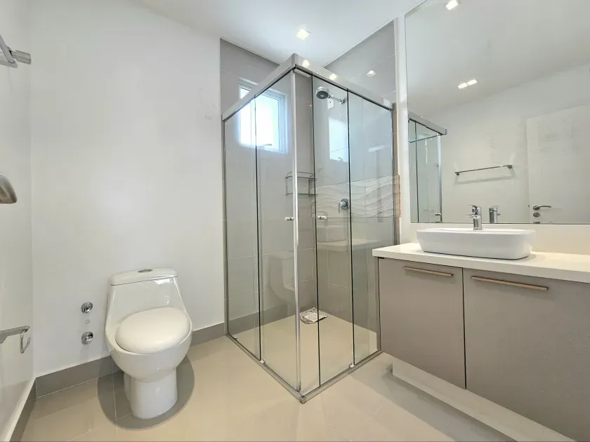 Apartamento no Edificio Portinax Residence com 3 suítes em Balneário Camboriú — foto 13