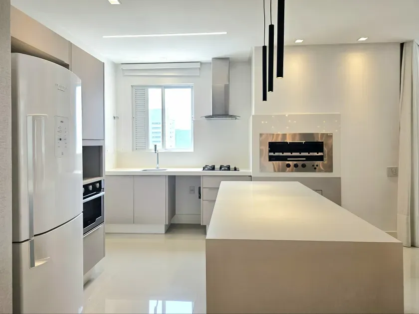 Apartamento no Edificio Portinax Residence com 3 suítes em Balneário Camboriú — foto 14