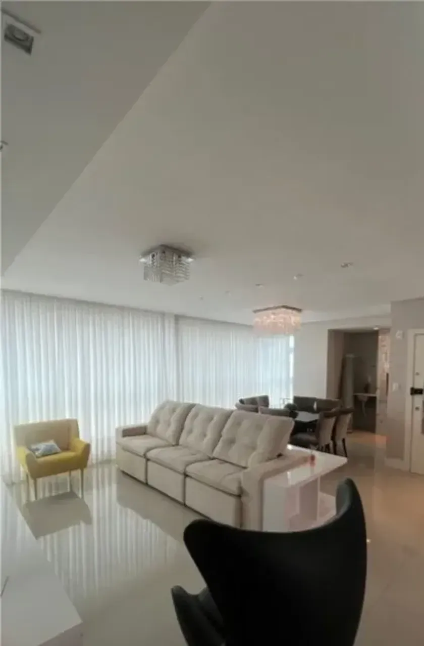 Apartamento no Palm Beach com 3 suítes em Balneário Camboriú