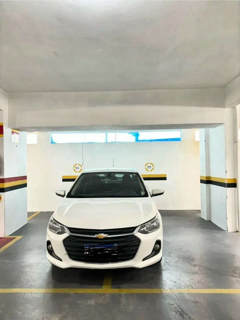 Apartamento próximo à roda gigante  com 2 suítes e 2 vagas no pioneiros em Balneário Camboriú