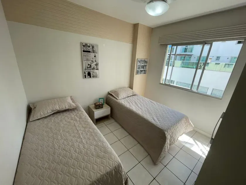 Apartamento no Edifício Naviraí com 2 dormitórios, 1 vaga de garagem rotativa no Centro de Balneário Camboriú — foto 1