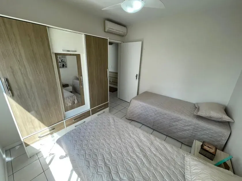 Apartamento no Edifício Naviraí com 2 dormitórios, 1 vaga de garagem rotativa no Centro de Balneário Camboriú — foto 2
