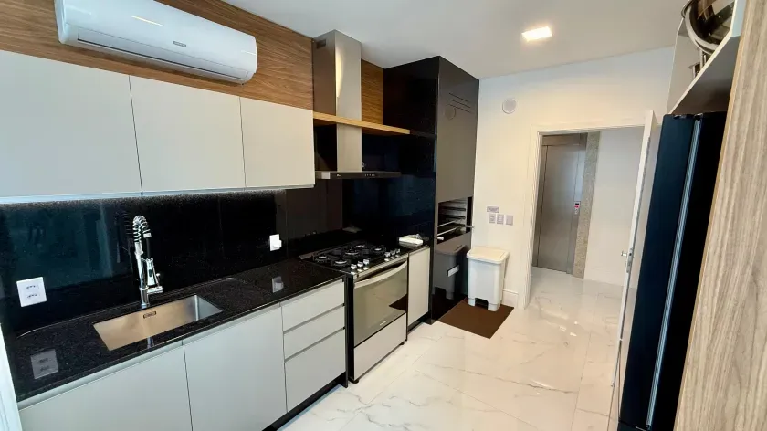 Apartamento novo com 4 suítes e 3 vagas de garagem em Balneário Camboriú — foto 18