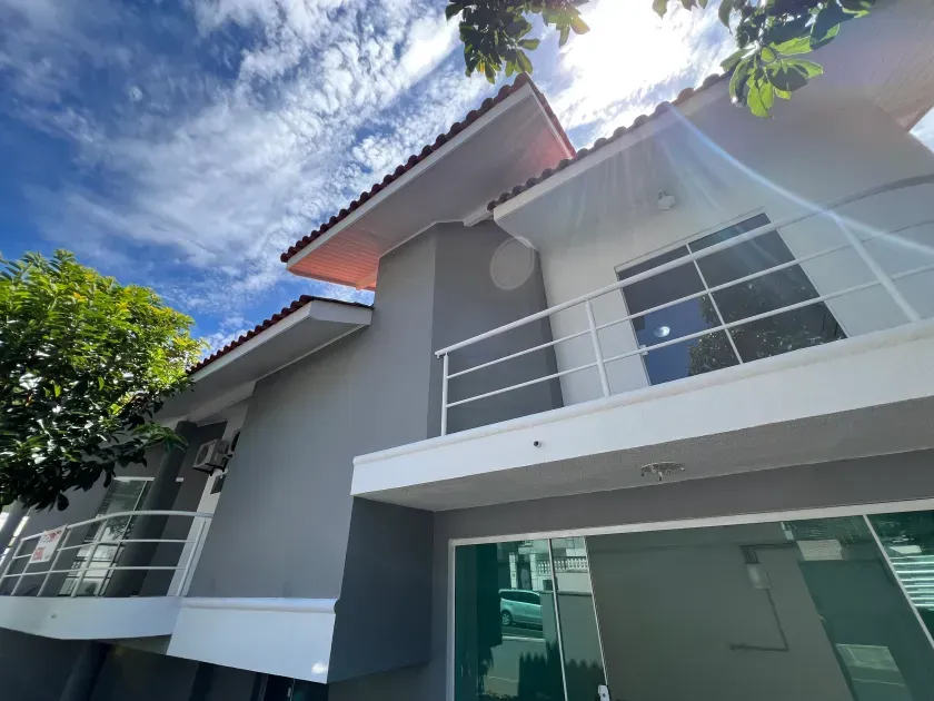 Casa com Piscina em Balneário Camboriú