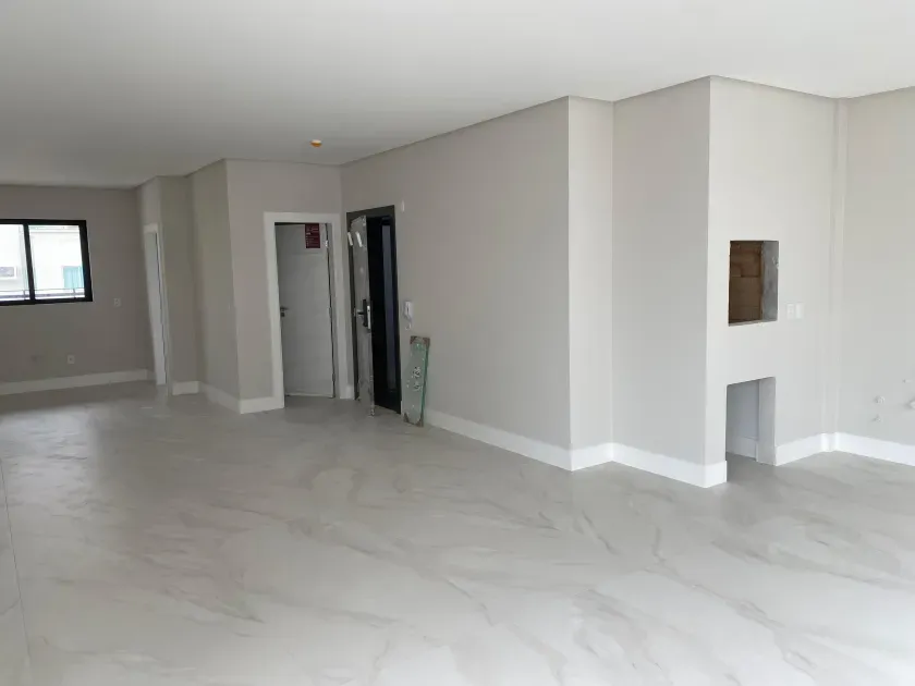 Apartamento de alto padrão com 3 suítes e 3 vagas de garagem alto padrão em Balneário Camboriú