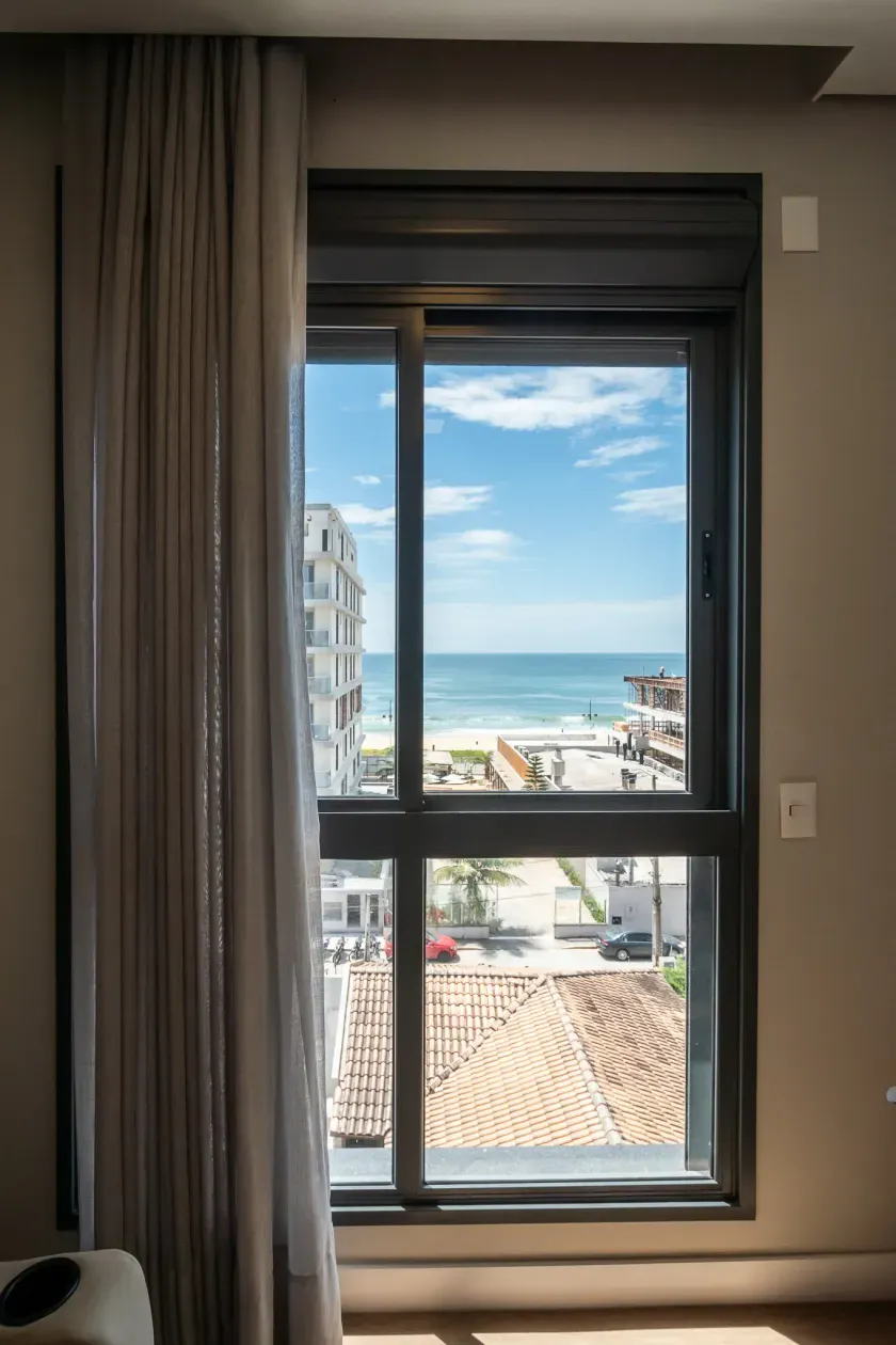 Cobertura duplex com 3 suítes e 4 vagas de garagem na Praia Brava — foto 4