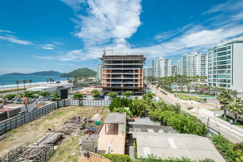 Cobertura duplex com 3 suítes e 4 vagas de garagem na Praia Brava — foto 15