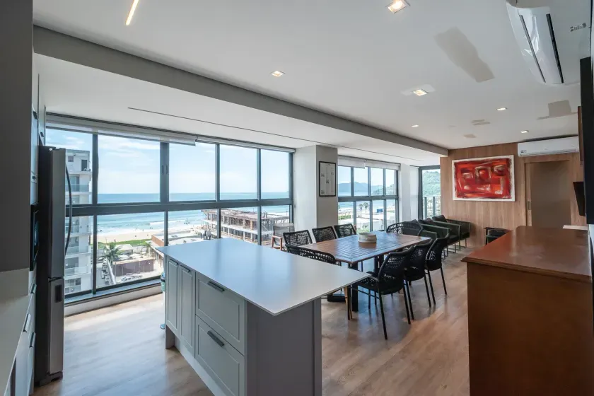 Cobertura duplex com 3 suítes e 4 vagas de garagem na Praia Brava — foto 38