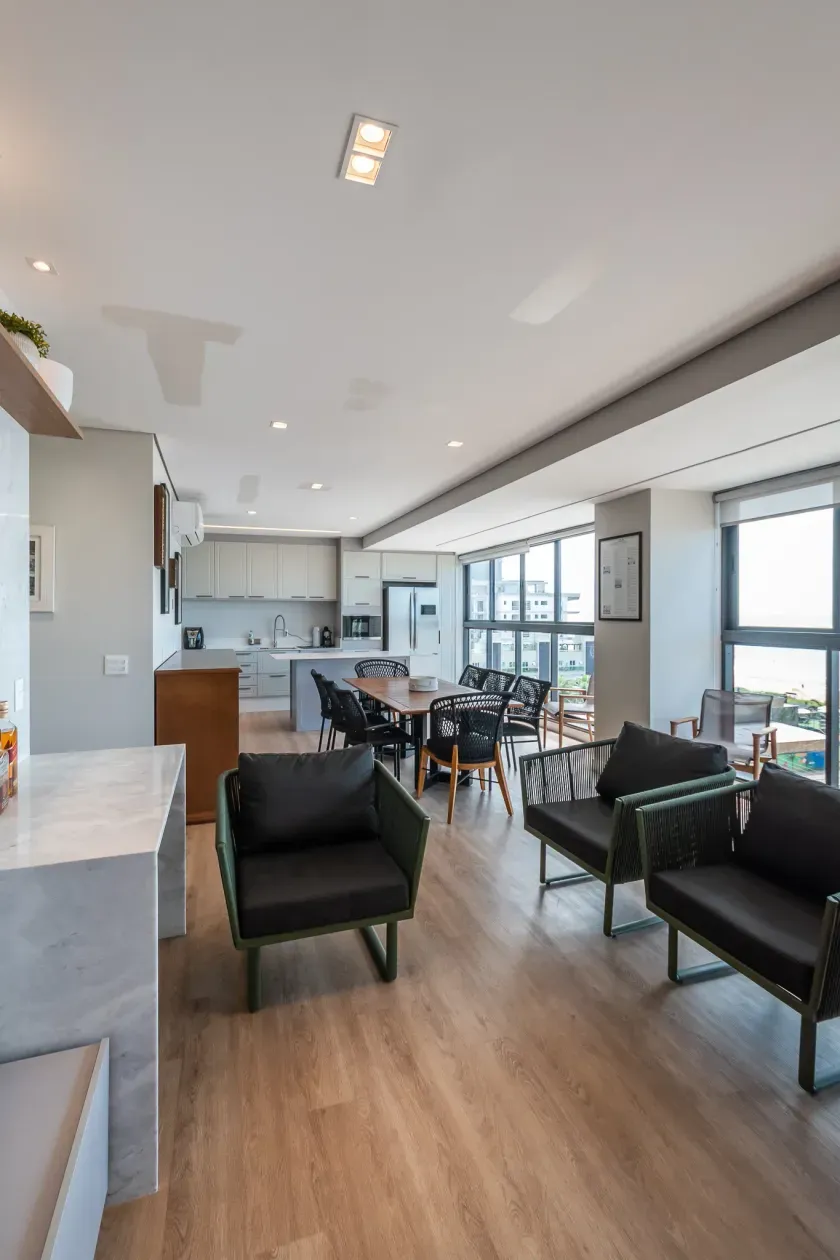 Cobertura duplex com 3 suítes e 4 vagas de garagem na Praia Brava — foto 40