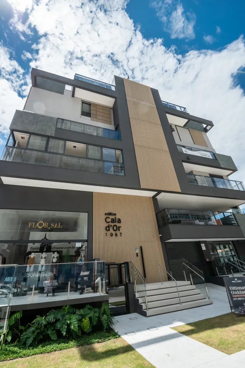 Cobertura duplex com 3 suítes e 4 vagas de garagem na Praia Brava — foto 45