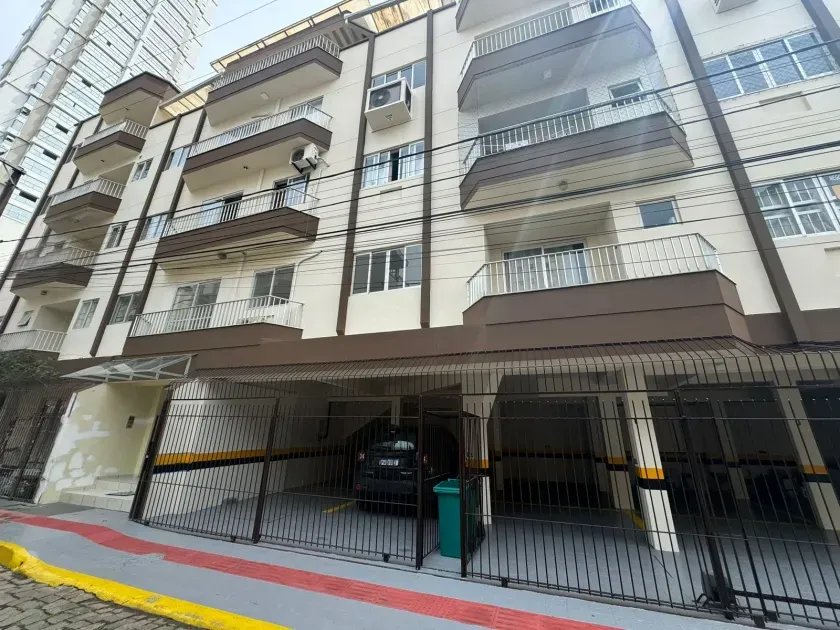 Apartamento á 30m da Av. Brasil com 2 dormitórios e 1 vaga no Centro de Balneário Camboriú — foto 6